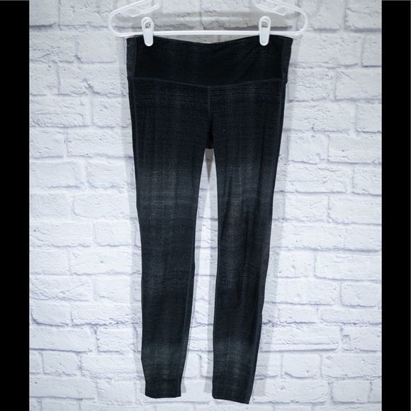 Athleta Pants - Athleta • leggings
